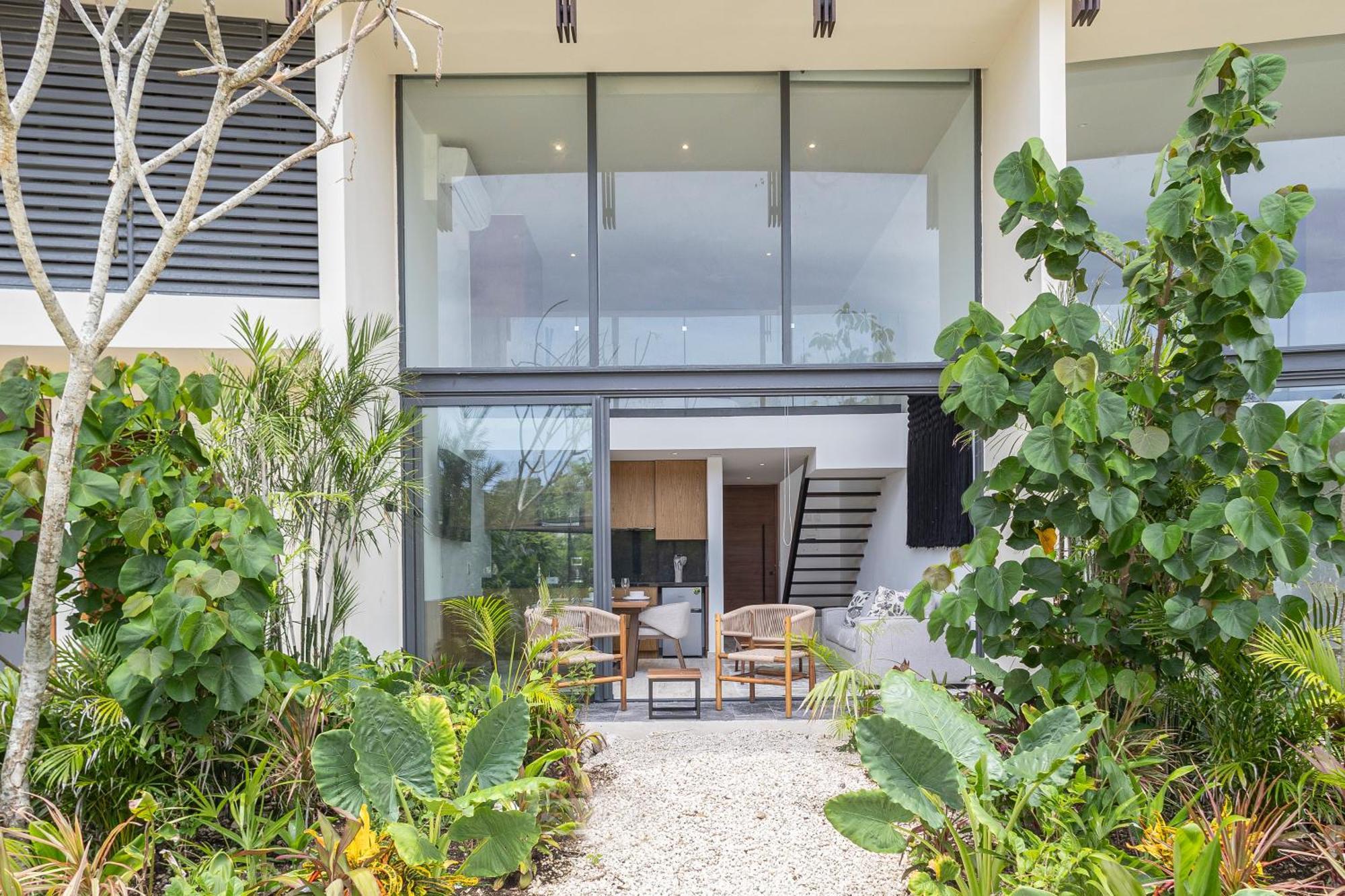 Mistiq Gardens 2