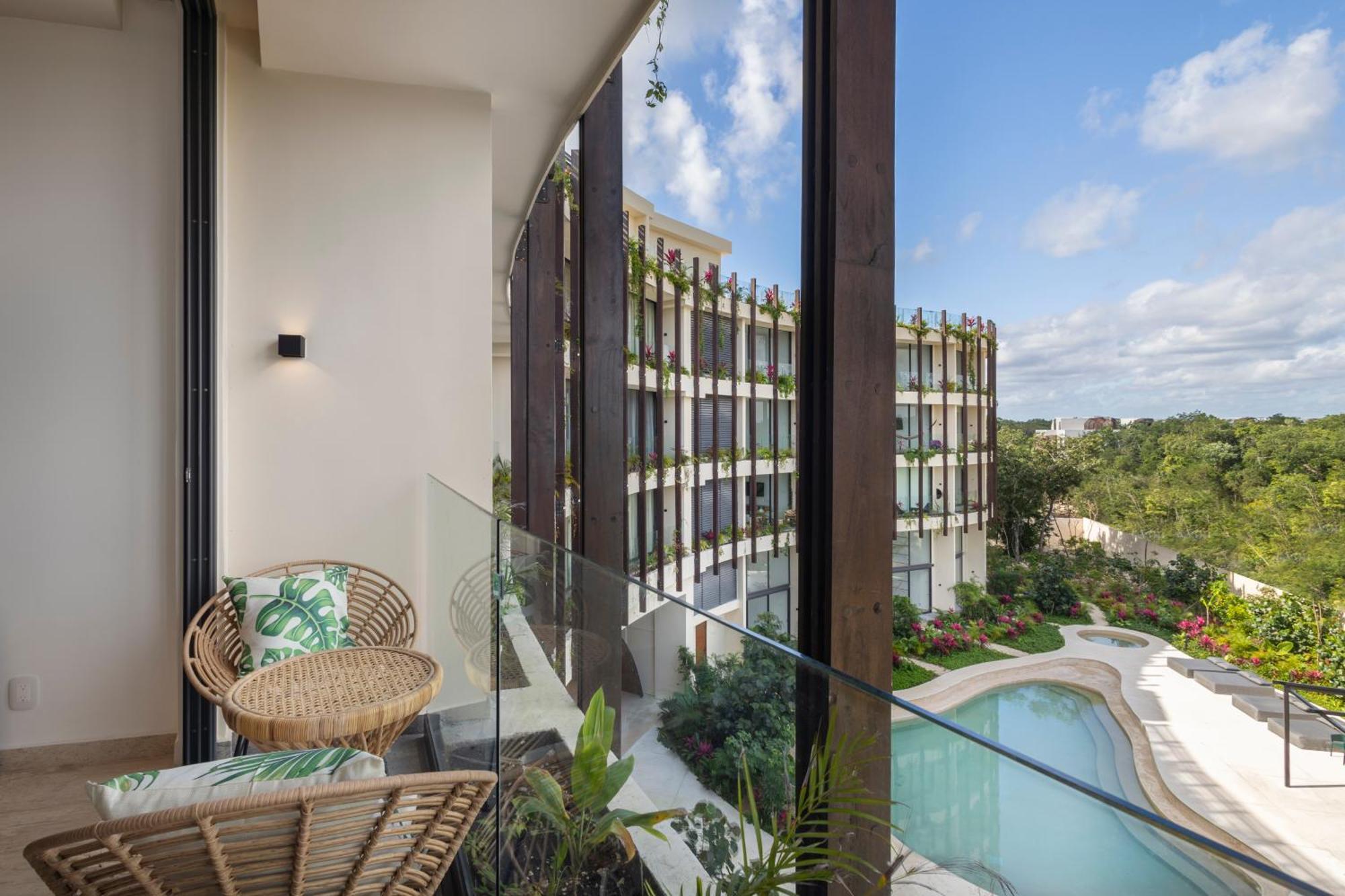 Mistiq Gardens 2